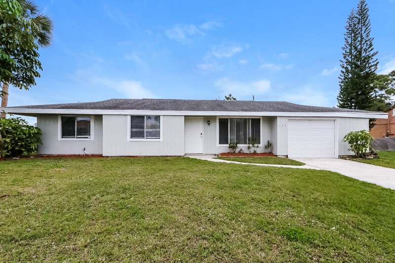 2,140/Mo, 171 SE Floresta Dr Port St Lucie, FL 34983 External View