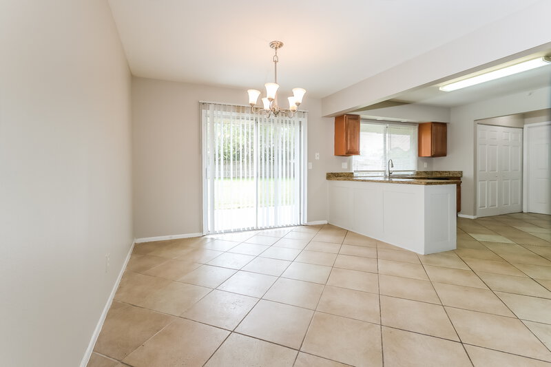 2,140/Mo, 171 SE Floresta Dr Port St Lucie, FL 34983 Dining Room View