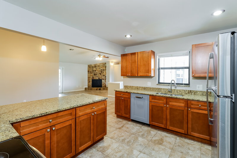 2,015/Mo, 1181 Barber St Sebastian, FL 32958 Kitchen View 2