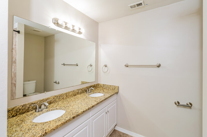 2,015/Mo, 1181 Barber St Sebastian, FL 32958 Bathroom View