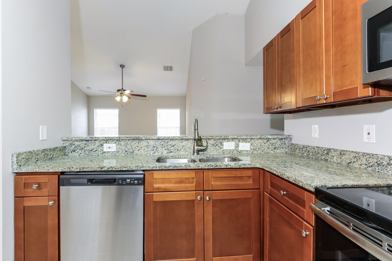 1,835/Mo, 1535 18th Ave SW Vero Beach, FL 32962 Kitchen View 3