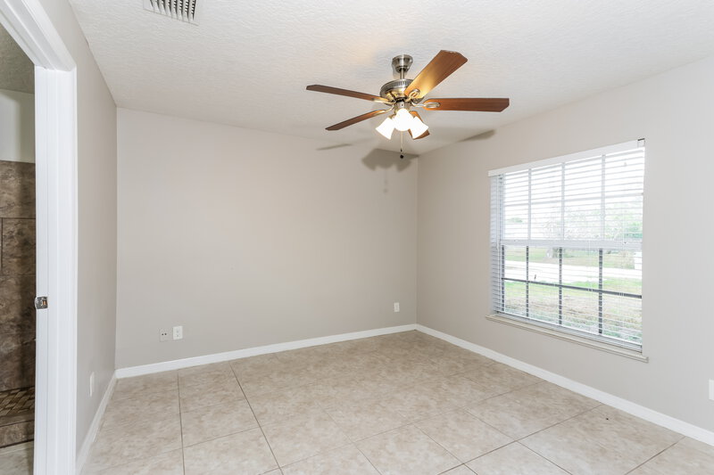 1,835/Mo, 1535 18th Ave SW Vero Beach, FL 32962 Main Bedroom View
