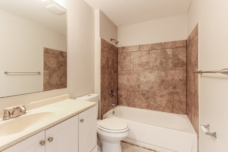 1,835/Mo, 1535 18th Ave SW Vero Beach, FL 32962 Bathroom View
