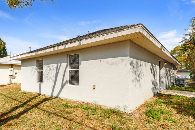 1,835/Mo, 1535 18th Ave SW Vero Beach, FL 32962 Rear View