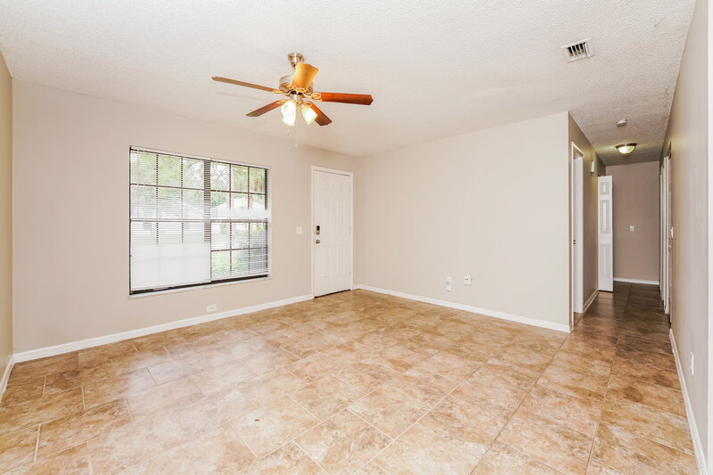 2,025/Mo, 2944 6th St SW Vero Beach, FL 32968 Living Room View 2