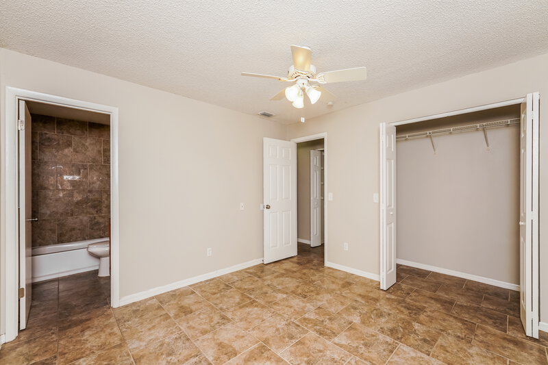 2,025/Mo, 2944 6th St SW Vero Beach, FL 32968 Main Bedroom View