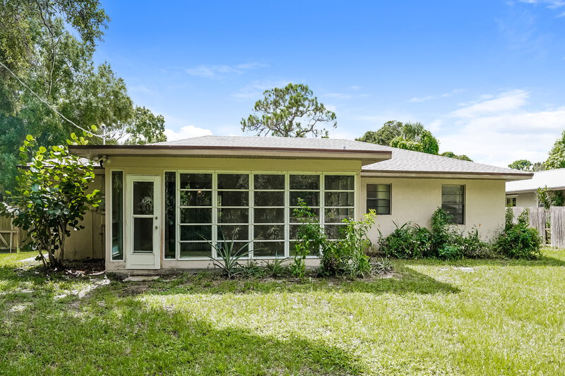 2,025/Mo, 2944 6th St SW Vero Beach, FL 32968 Rear View