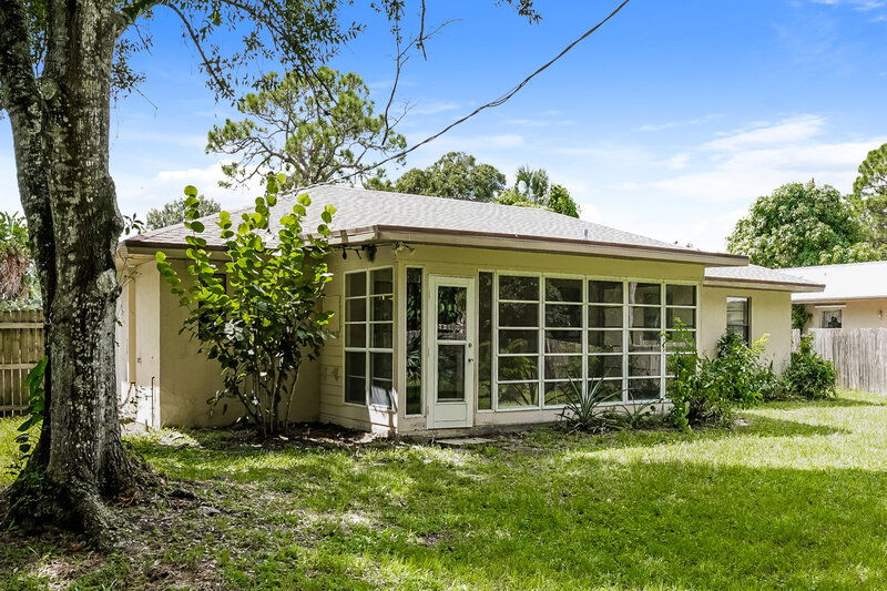 2,025/Mo, 2944 6th St SW Vero Beach, FL 32968 Rear View 2