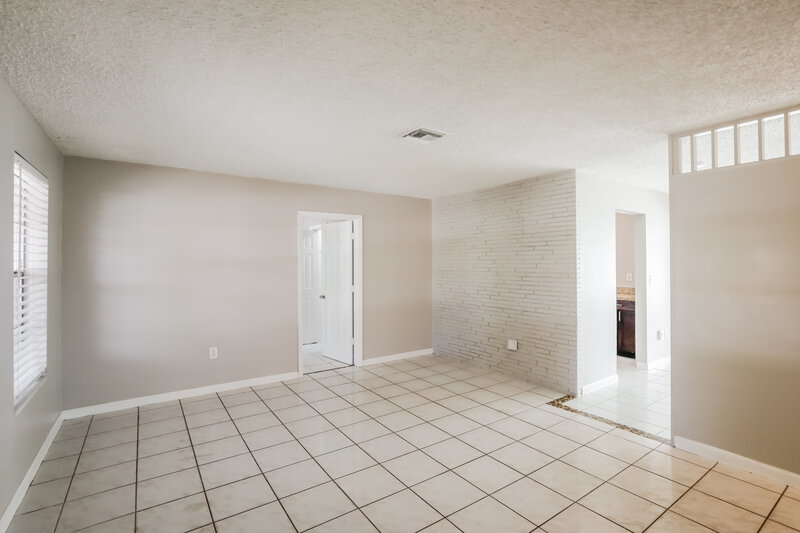 2,880/Mo, 2643 Nassau Dr Miramar, FL 33023 Living Room View