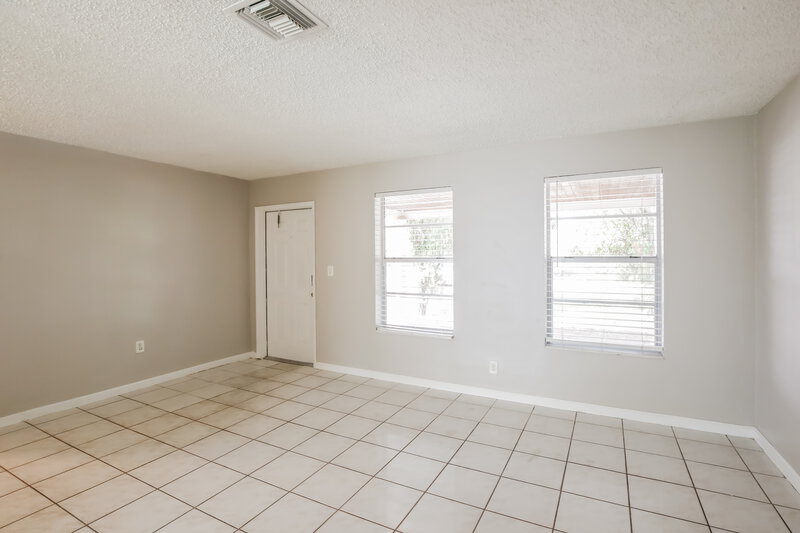 2,880/Mo, 2643 Nassau Dr Miramar, FL 33023 Living Room View 2