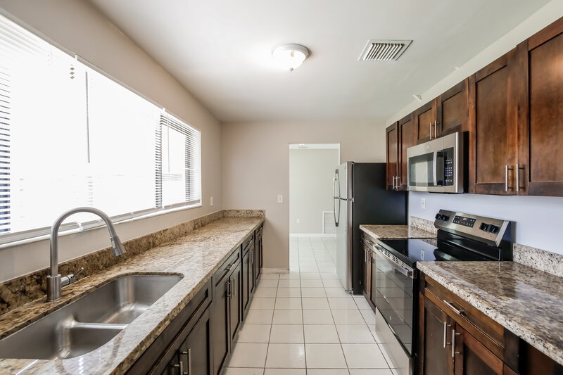 2,880/Mo, 2643 Nassau Dr Miramar, FL 33023 Kitchen View 2