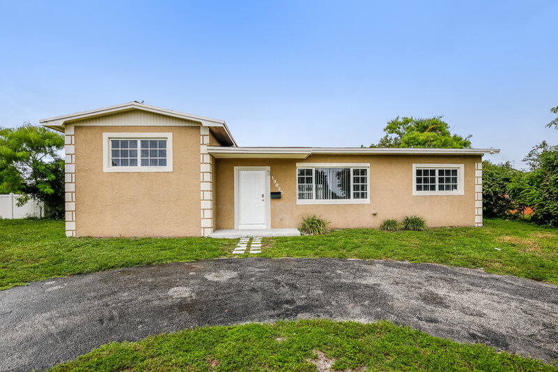 2,890/Mo, 19820 NW 12th Ave Miami Gardens, FL 33169 External View