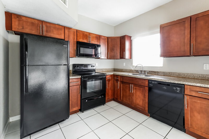 3,120/Mo, 19820 NW 12th Ave Miami Gardens, FL 33169 Kitchen View