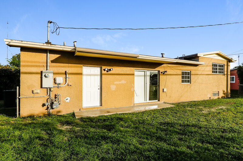 3,120/Mo, 19820 NW 12th Ave Miami Gardens, FL 33169 Rear View