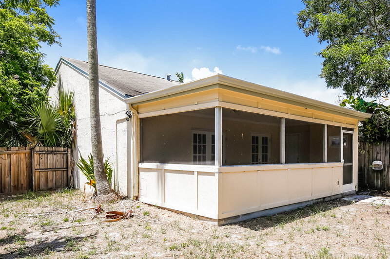 2,185/Mo, 265 Palmetto Court Jupiter, FL 33458 Rear View