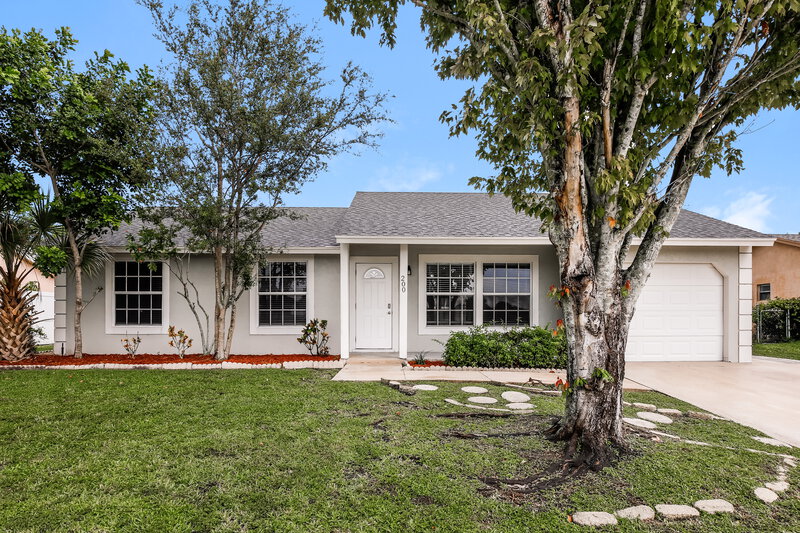 2,615/Mo, 200 Cordoba Circle Royal Palm Beach, FL 33411 External View