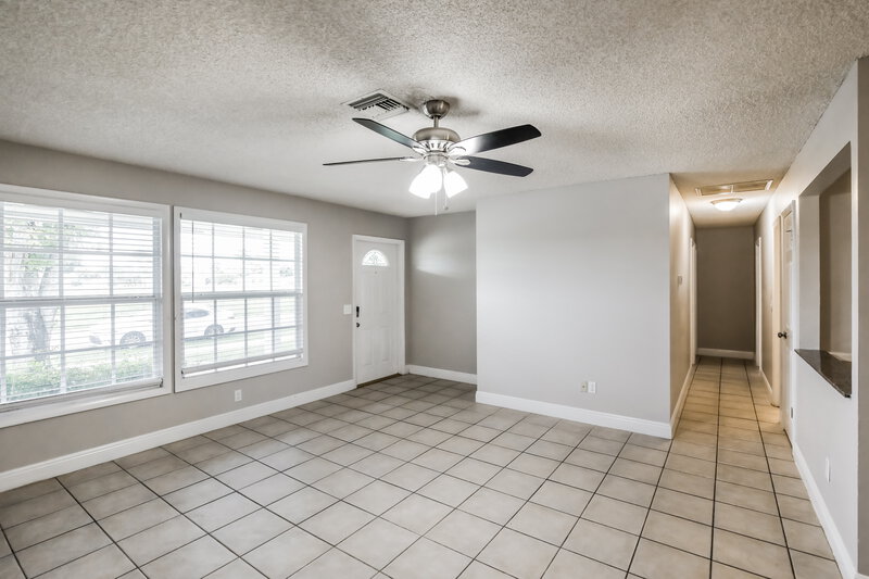 2,615/Mo, 200 Cordoba Circle Royal Palm Beach, FL 33411 Living Room View 2