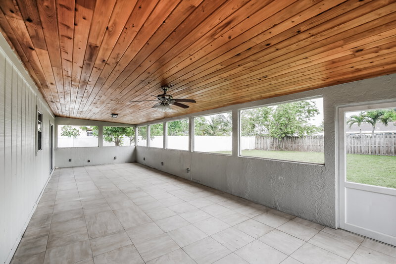 2,615/Mo, 200 Cordoba Circle Royal Palm Beach, FL 33411 Sun Room View