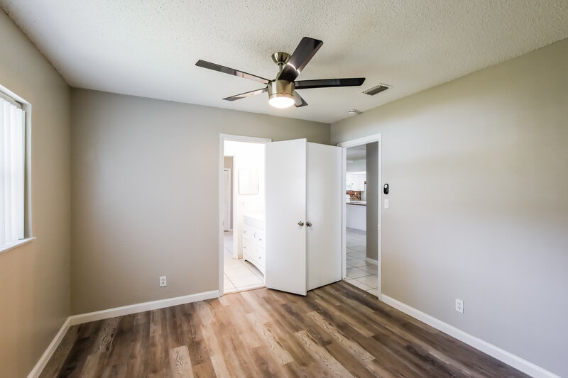 3,210/Mo, 7401 Nw 84 St Tamarac, FL 33321 Bedroom View 3