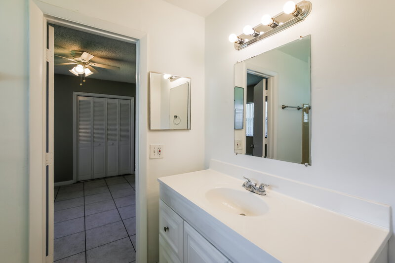 3,210/Mo, 7401 Nw 84 St Tamarac, FL 33321 Bathroom View