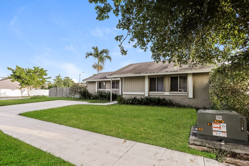 3,390/Mo, 12340 SW 207th Ter Miami, FL 33177 External View