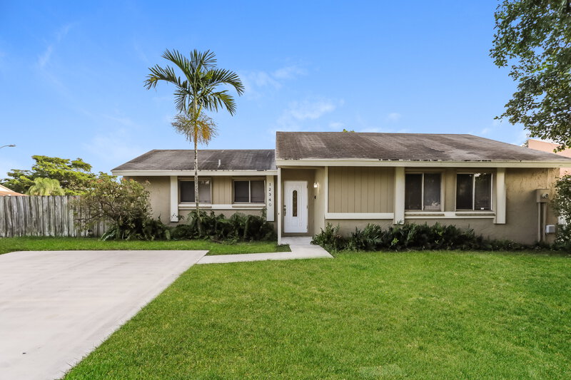 3,390/Mo, 12340 SW 207th Ter Miami, FL 33177 Front View