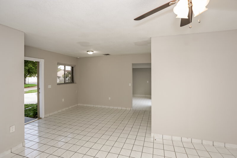3,390/Mo, 12340 SW 207th Ter Miami, FL 33177 Living Room View 4