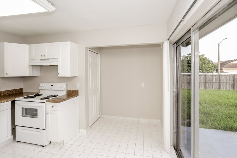 3,390/Mo, 12340 SW 207th Ter Miami, FL 33177 Kitchen View