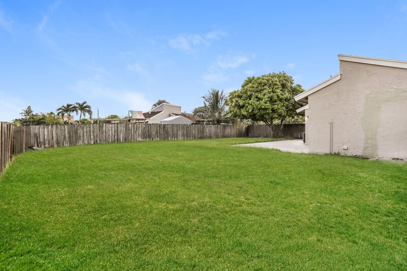 3,390/Mo, 12340 SW 207th Ter Miami, FL 33177 Rear View 3