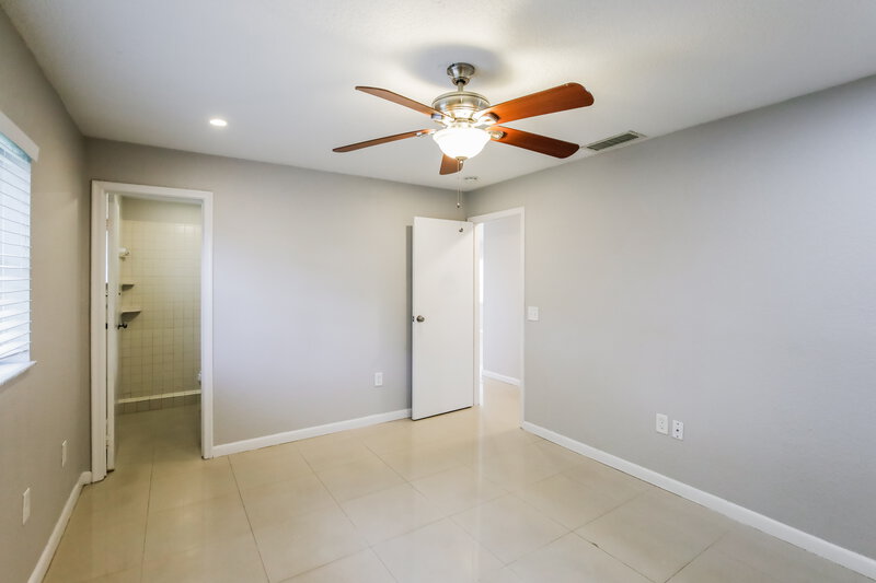 2,965/Mo, 11460 Nw 40 Pl Sunrise, FL 33323 Main Bedroom View 2