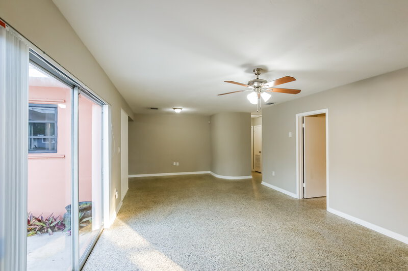 2,645/Mo, 19101 SW 89 CT Cutler Bay, FL 33157 Living Room View