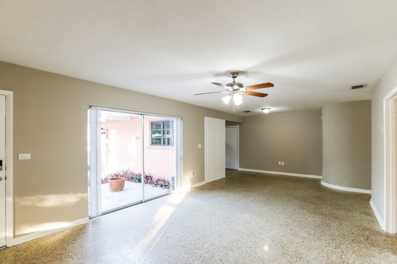 2,645/Mo, 19101 SW 89 CT Cutler Bay, FL 33157 Living Room View 2