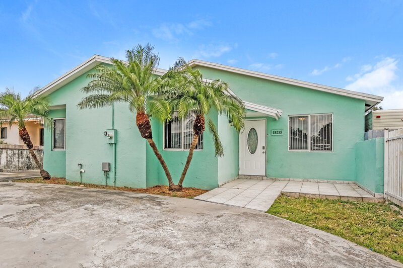 2,510/Mo, 19233 Sw 121st Ct Miami, FL 33177 External View