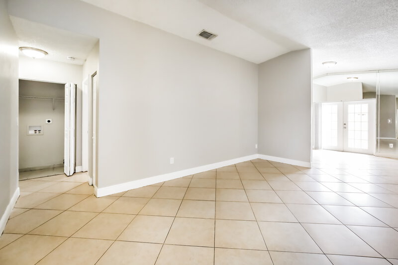 2,510/Mo, 19233 Sw 121st Ct Miami, FL 33177 Living Room View 2