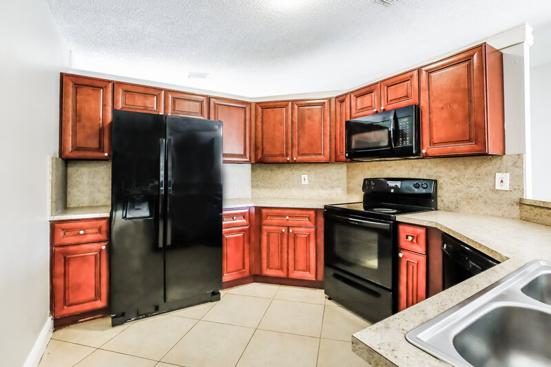 2,510/Mo, 19233 Sw 121st Ct Miami, FL 33177 Kitchen View