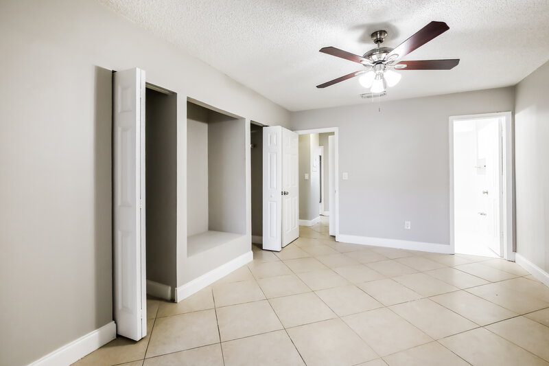 2,510/Mo, 19233 Sw 121st Ct Miami, FL 33177 Main Bedroom View 2