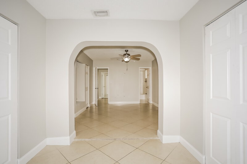 2,510/Mo, 19233 Sw 121st Ct Miami, FL 33177 Main Bedroom View 3