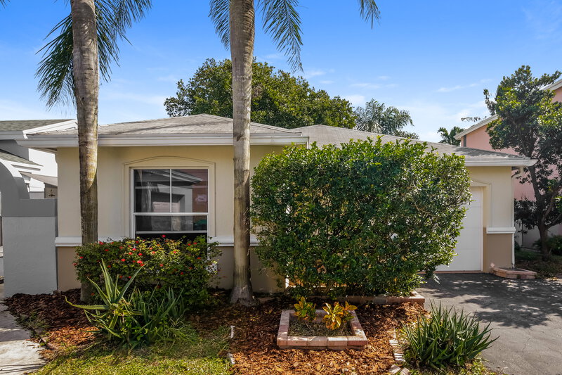 2,310/Mo, 4430 SW 72nd Way Davie, FL 33314 External View