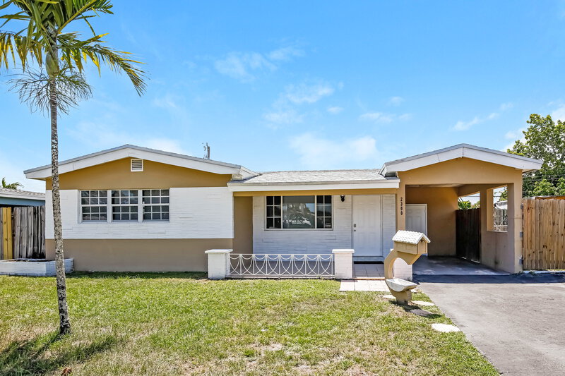 2,945/Mo, 2300 De Soto Dr Miramar, FL 33023 External View