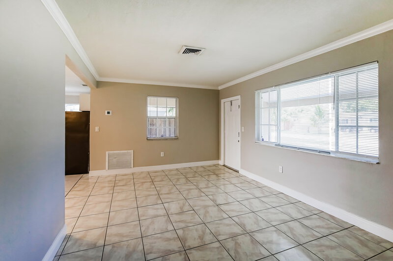 2,945/Mo, 2300 De Soto Dr Miramar, FL 33023 Living Room View 2