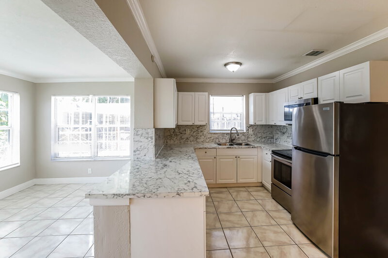 2,945/Mo, 2300 De Soto Dr Miramar, FL 33023 Kitchen View