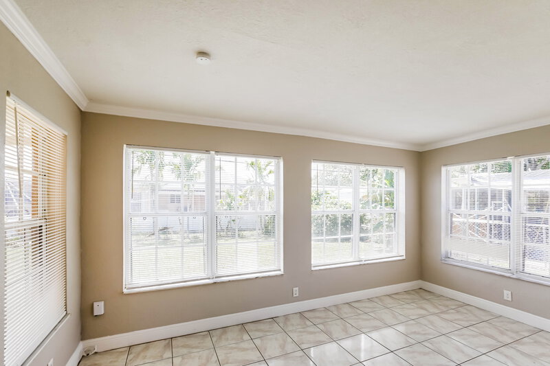 2,945/Mo, 2300 De Soto Dr Miramar, FL 33023 Sun Room View