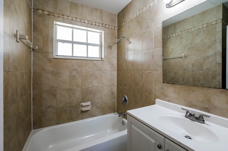 2,945/Mo, 2300 De Soto Dr Miramar, FL 33023 Bathroom View
