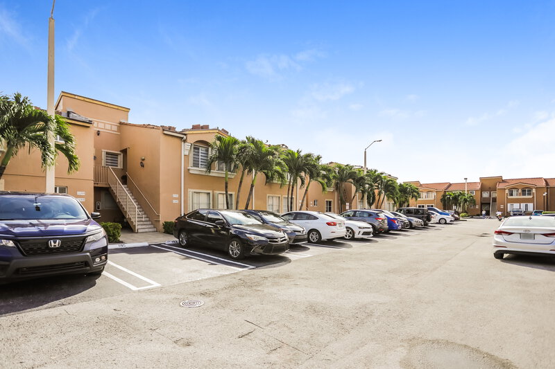 0/Mo, 1175 NW 125th Ct Unit 204 Miami, FL 33182 External View
