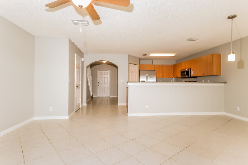 3,750/Mo, 824 IMPERIAL LAKE RD West Palm Beach, FL 33413 Living Room View