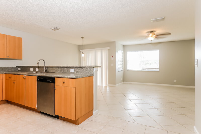 3,750/Mo, 824 IMPERIAL LAKE RD West Palm Beach, FL 33413 Dining Room View