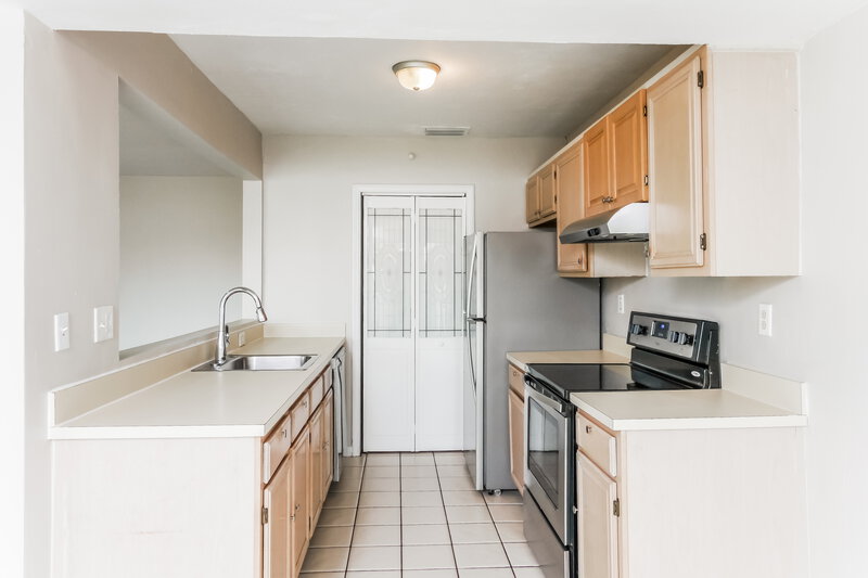 2,880/Mo, 11010 SW 123rd Ave Miami, FL 33186 Kitchen View