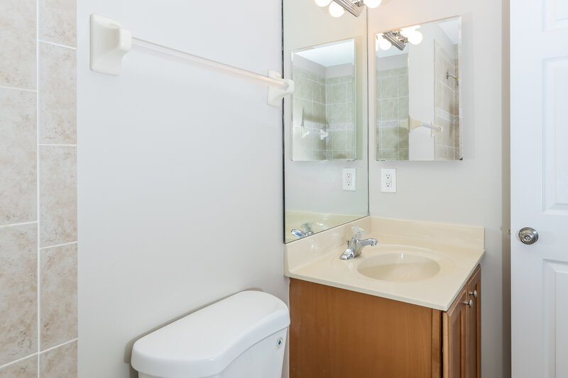 2,955/Mo, 8054 Murano Cir Palm Beach Gardens, FL 33418 Powder Room View