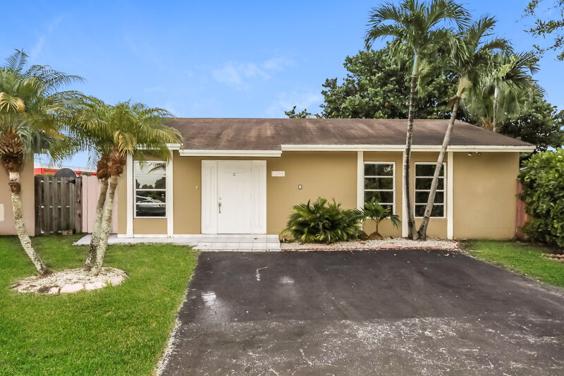 2,560/Mo, 4205 SW 137th Ct Miami, FL 33175 External View