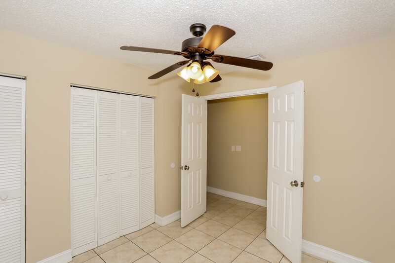 2,560/Mo, 4205 SW 137th Ct Miami, FL 33175 Main Bedroom View 2
